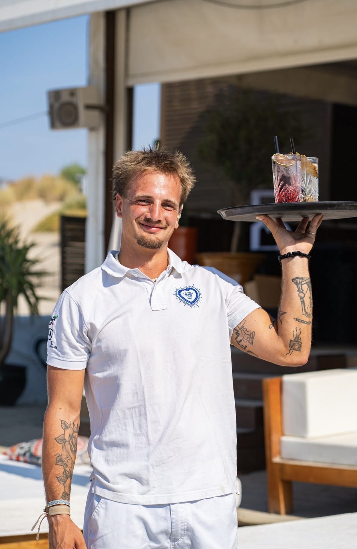 Serveur en polo brodé